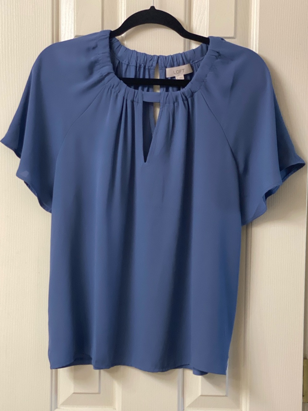 LOFT Cutout Mixed Media Short Flutter Sleeve Keyhole Top Size Medium NWT